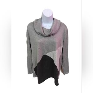Gray and Black Women's Sweater